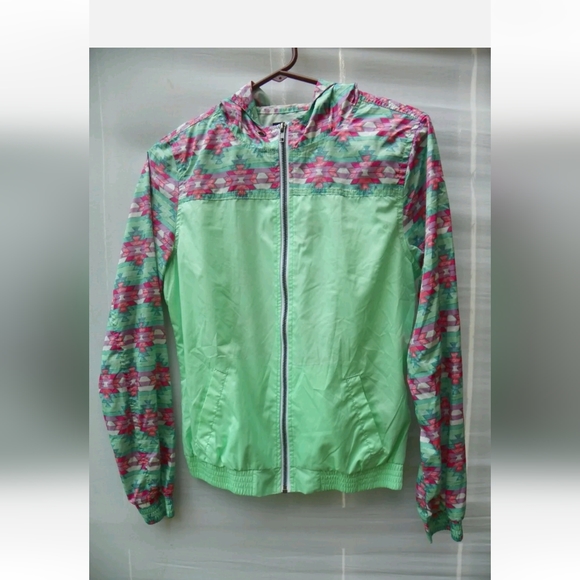 Empyre Girl's Size Medium M Green Windbreaker Zip Up Hooded Jacket Q6 - Picture 1 of 3